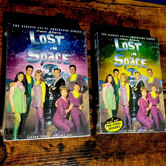 LOST IN SPACE SEASON 3 Volumes 1 & 2 - Picture 1 of 6